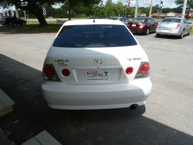 2002 Lexus IS 300 323it