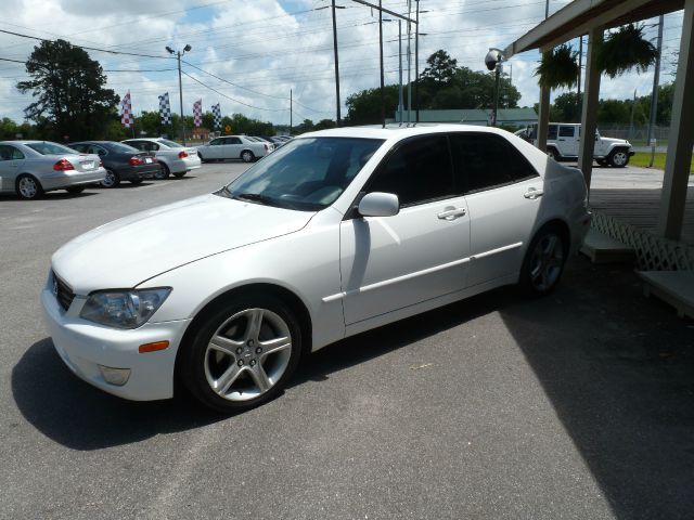 2002 Lexus IS 300 323it