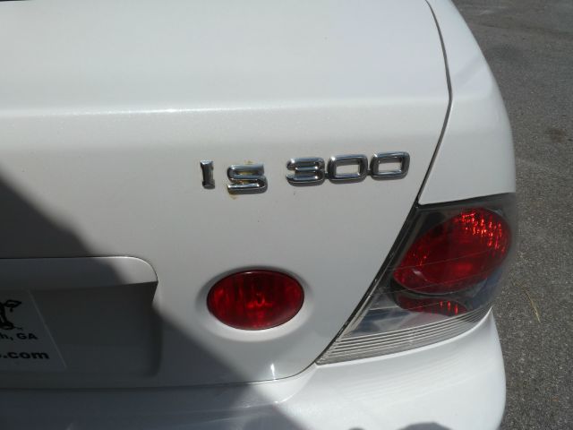 2002 Lexus IS 300 323it