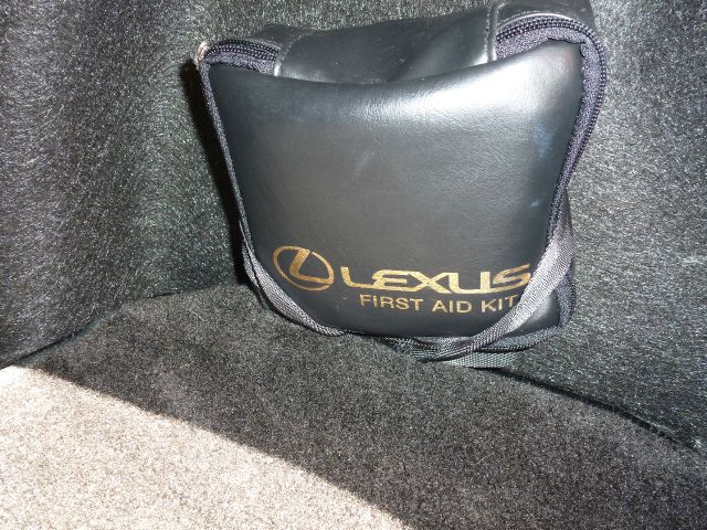 2002 Lexus IS 300 323it