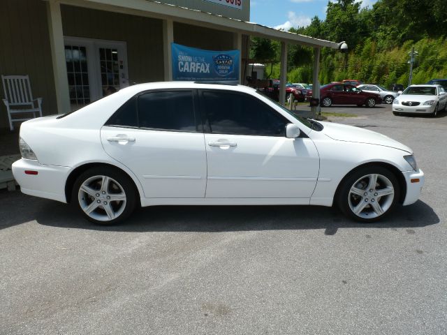 2002 Lexus IS 300 323it