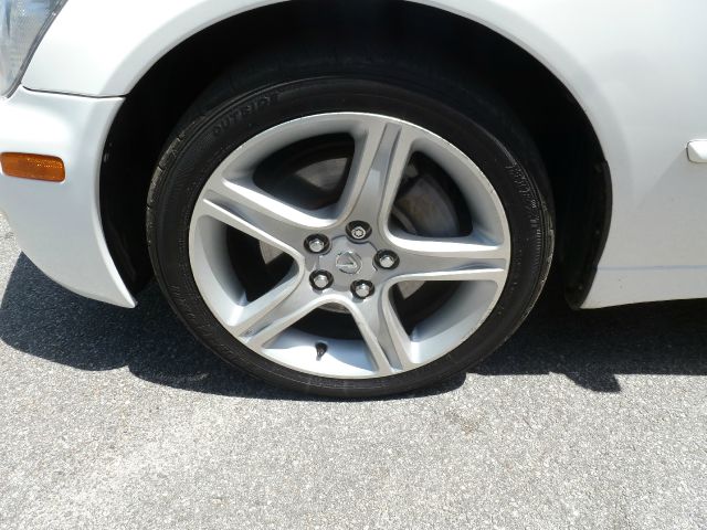 2002 Lexus IS 300 323it