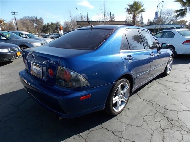 2002 Lexus IS 300 DX V6 Xtracab 4WD