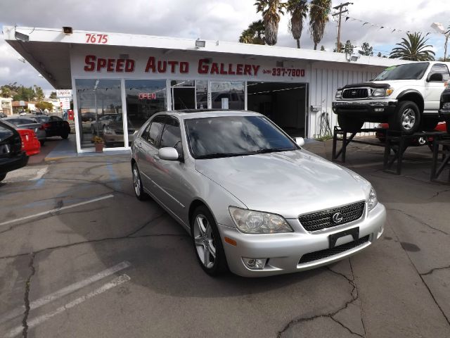 2002 Lexus IS 300 323it