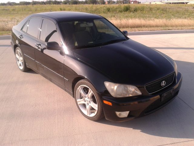 2002 Lexus IS 300 323it