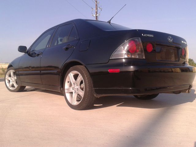 2002 Lexus IS 300 323it