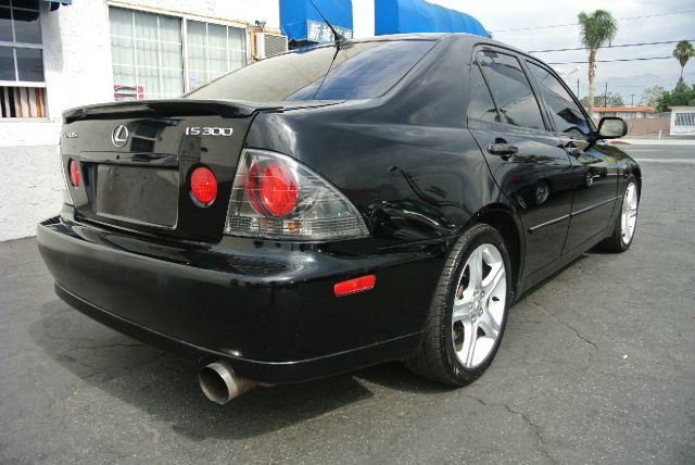 2003 Lexus IS 300 323it