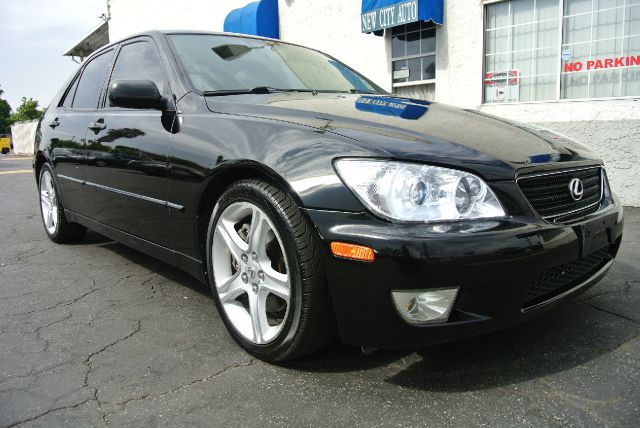 2003 Lexus IS 300 323it