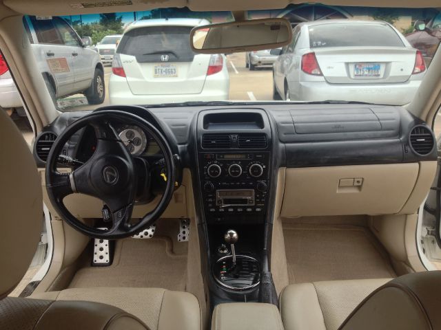 2003 Lexus IS 300 323it