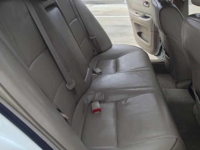 2003 Lexus IS 300 323it