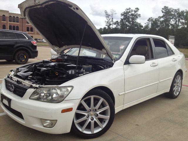 2003 Lexus IS 300 323it
