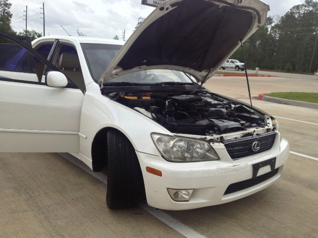 2003 Lexus IS 300 323it