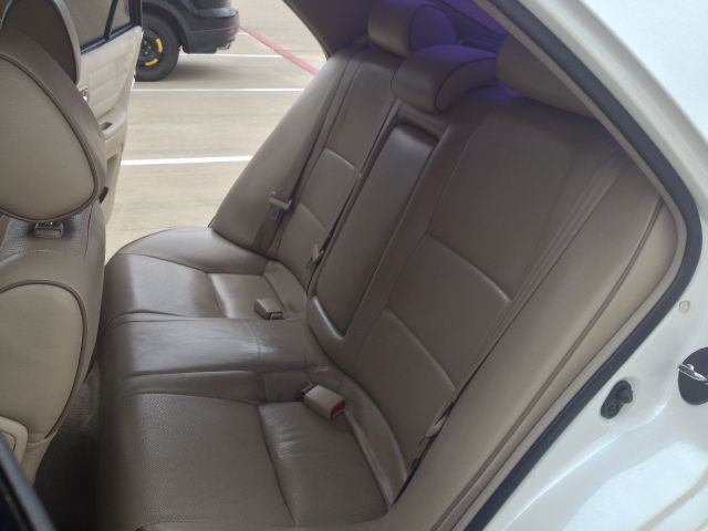 2003 Lexus IS 300 323it