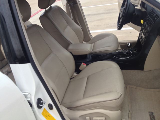 2003 Lexus IS 300 323it