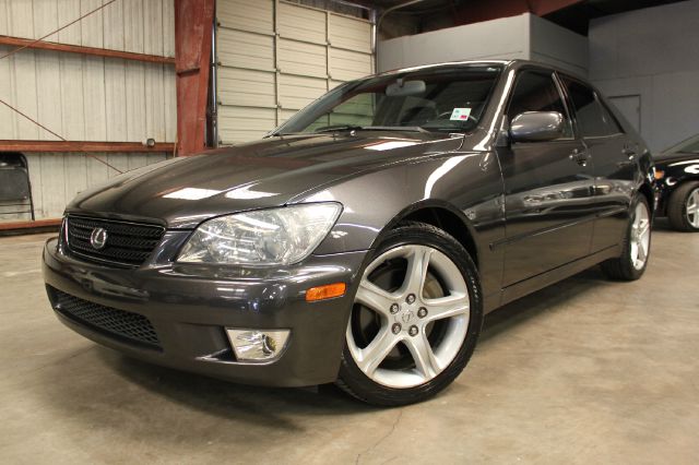 2003 Lexus IS 300 323it