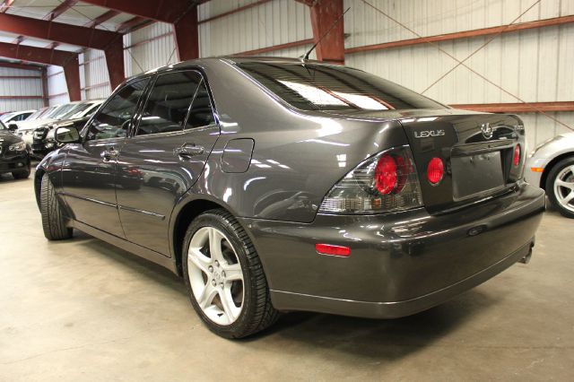 2003 Lexus IS 300 323it