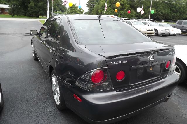 2003 Lexus IS 300 323it