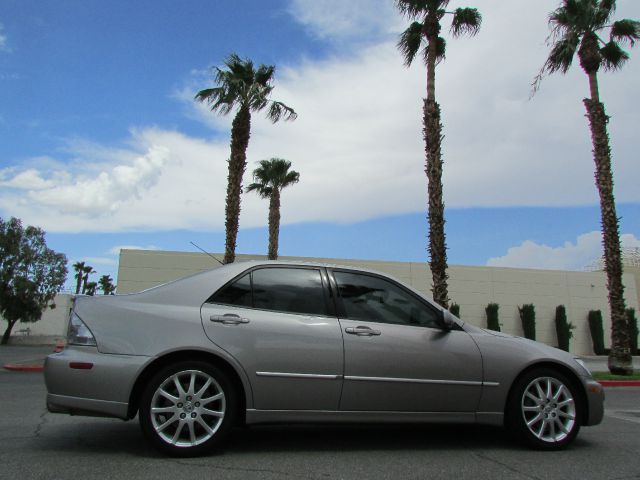 2003 Lexus IS 300 323it