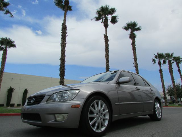 2003 Lexus IS 300 323it