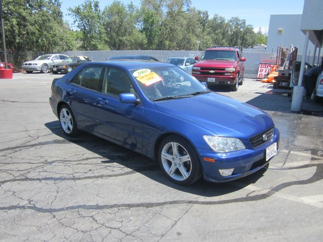 2003 Lexus IS 300 323it