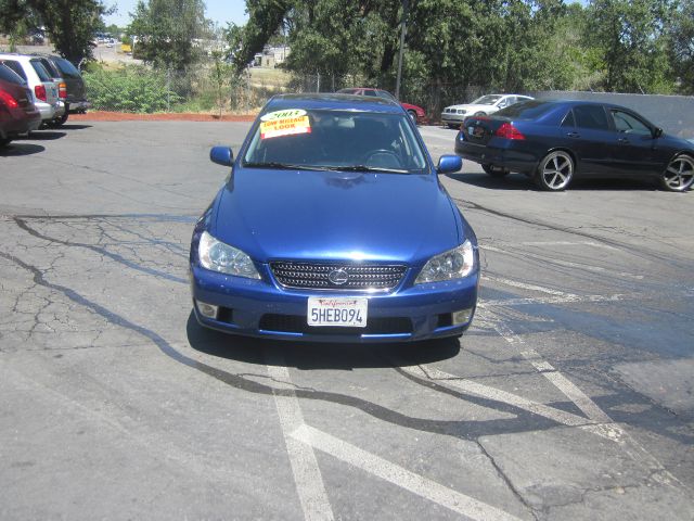 2003 Lexus IS 300 323it
