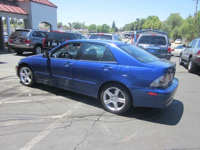 2003 Lexus IS 300 323it