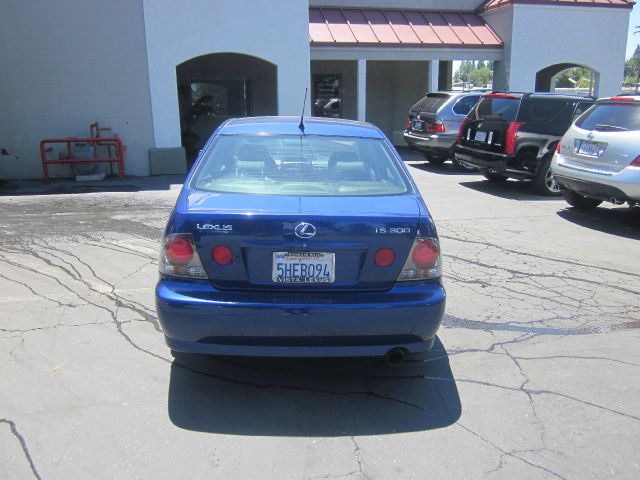 2003 Lexus IS 300 323it