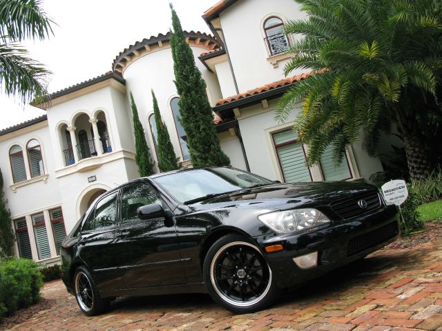 2003 Lexus IS 300 323it
