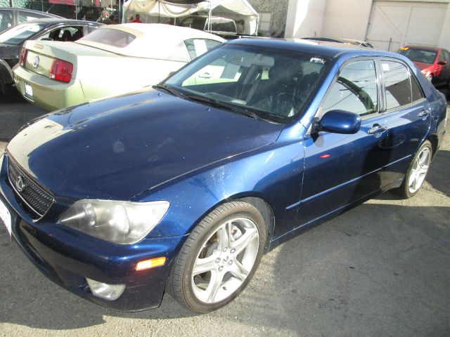 2004 Lexus IS 300 323it