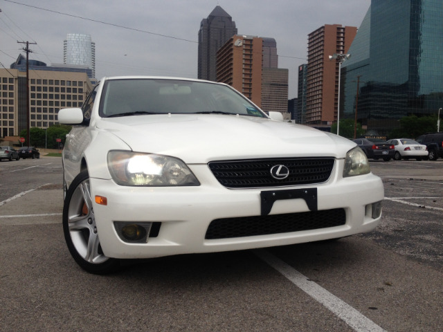 2004 Lexus IS 300 323it