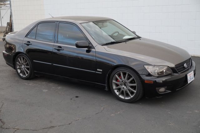 2004 Lexus IS 300 323it