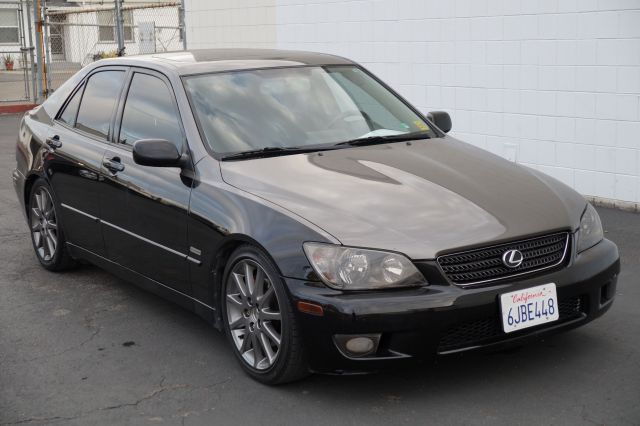 2004 Lexus IS 300 323it