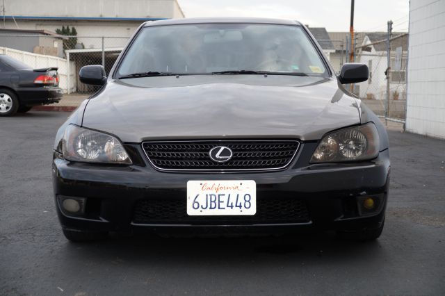 2004 Lexus IS 300 323it