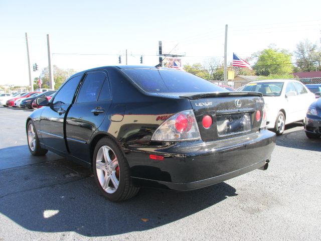 2004 Lexus IS 300 323it