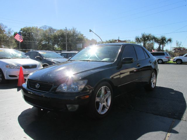 2004 Lexus IS 300 323it