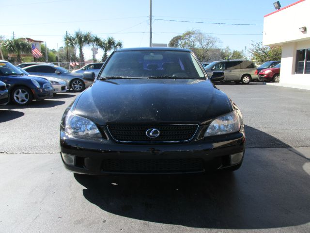 2004 Lexus IS 300 323it