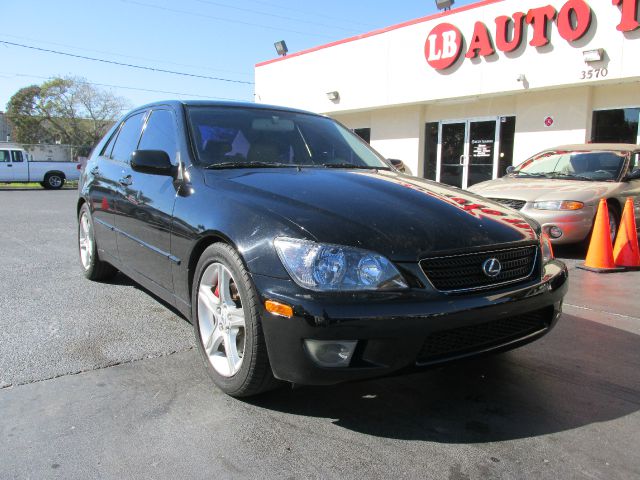 2004 Lexus IS 300 323it