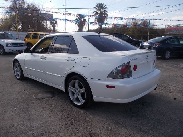 2004 Lexus IS 300 323it