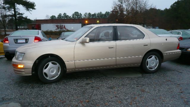 1997 Lexus LS 400 Base