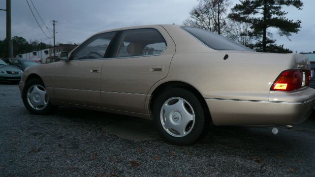 1997 Lexus LS 400 Base