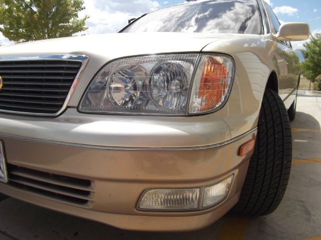 1999 Lexus LS 400 Base