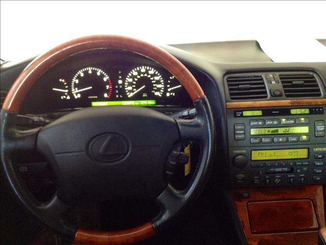 2000 Lexus LS 400 Base