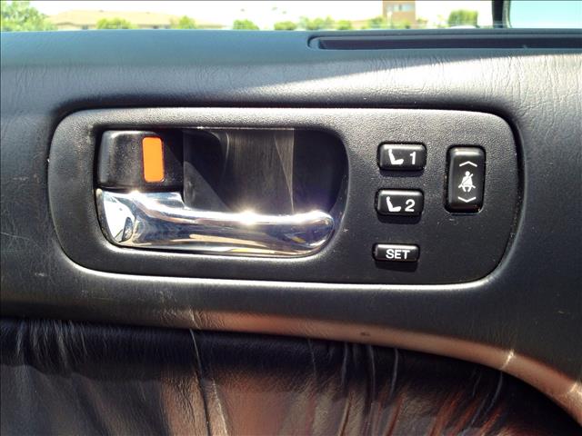 2000 Lexus LS 400 Base