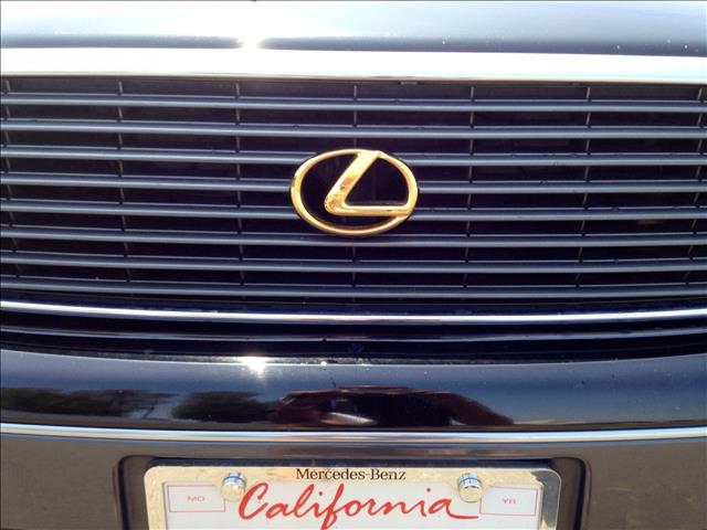 2000 Lexus LS 400 Base