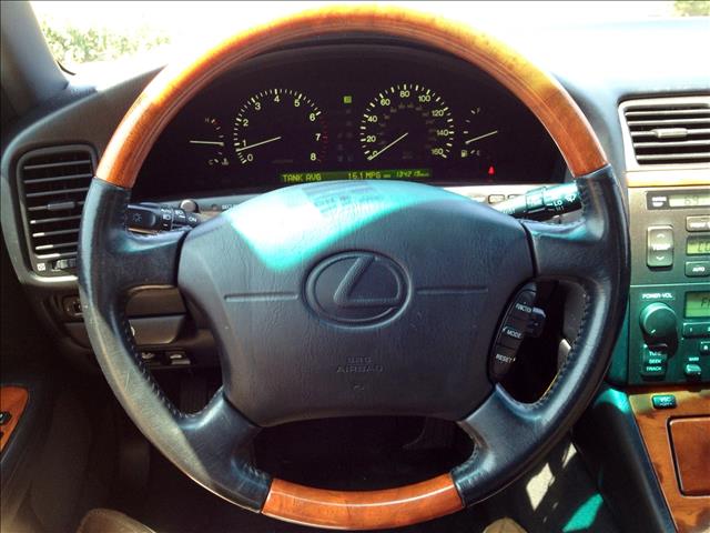 2000 Lexus LS 400 Base