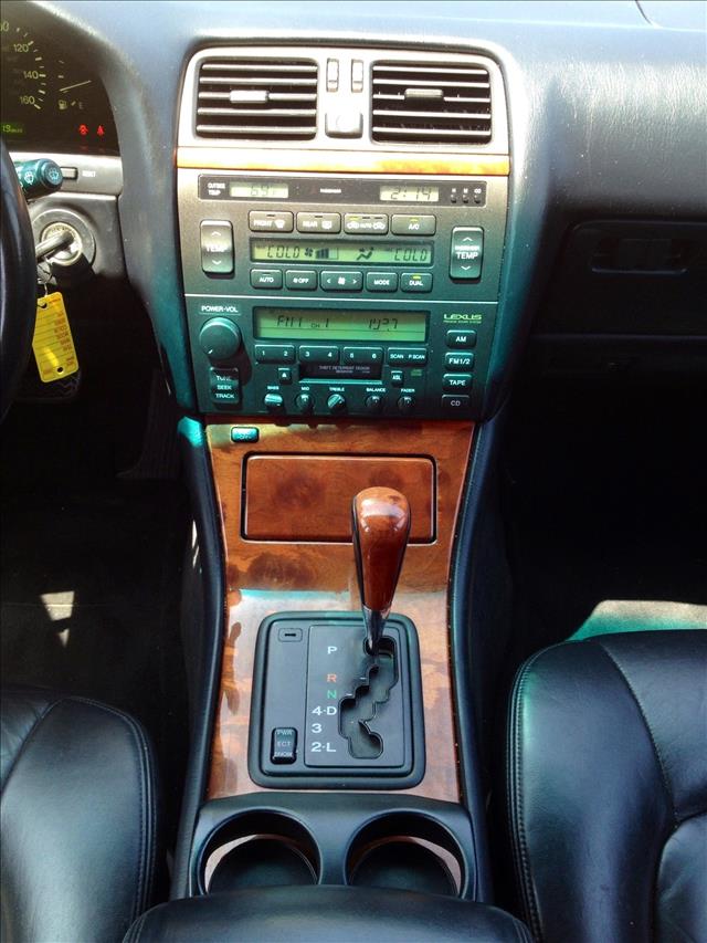 2000 Lexus LS 400 Base