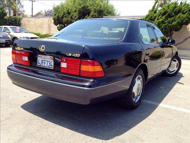 2000 Lexus LS 400 Base