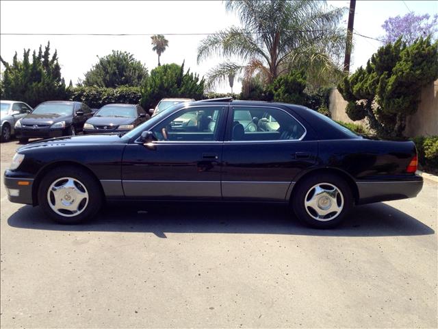 2000 Lexus LS 400 Base