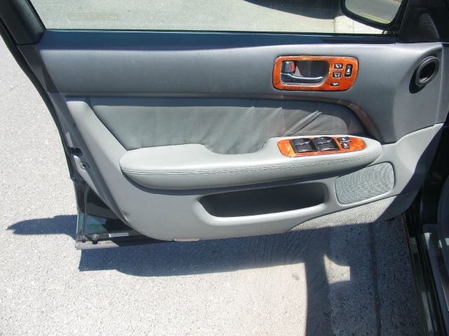 2000 Lexus LS 400 Base