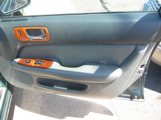 2000 Lexus LS 400 Base